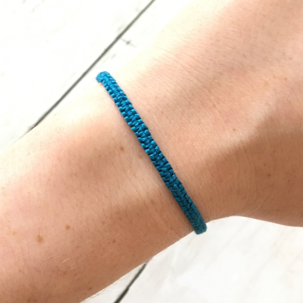 $4 bundled • ocean wave woven bracelet
